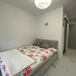 아파트 Mirror 세로크